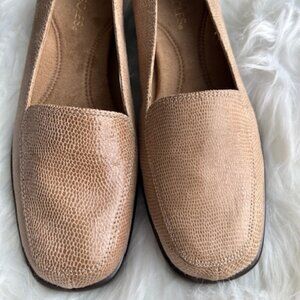 Aerosoles Final Exam Tan Snakeskin Print Wedge Slip-on Loafer Size 8 1/2
